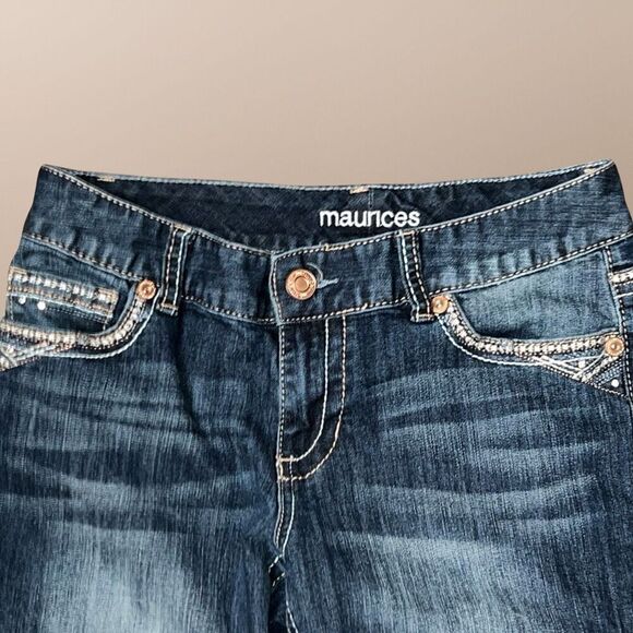Maurice’s Low Rise Embroidered Pocket Denim Capris Size 5/6 #63 - Picture 3 of 6